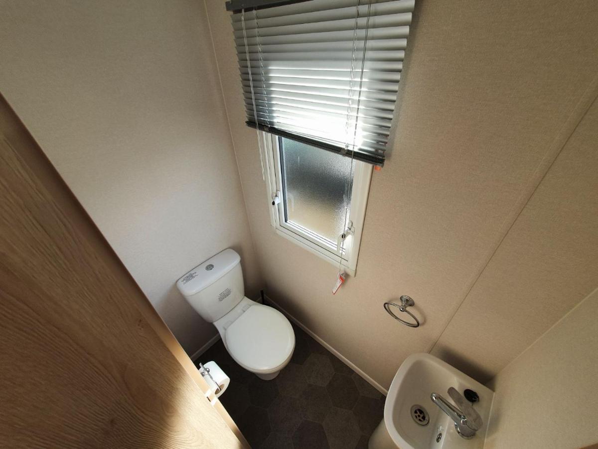 Escape City Caravan Lytchett Minster Extérieur photo