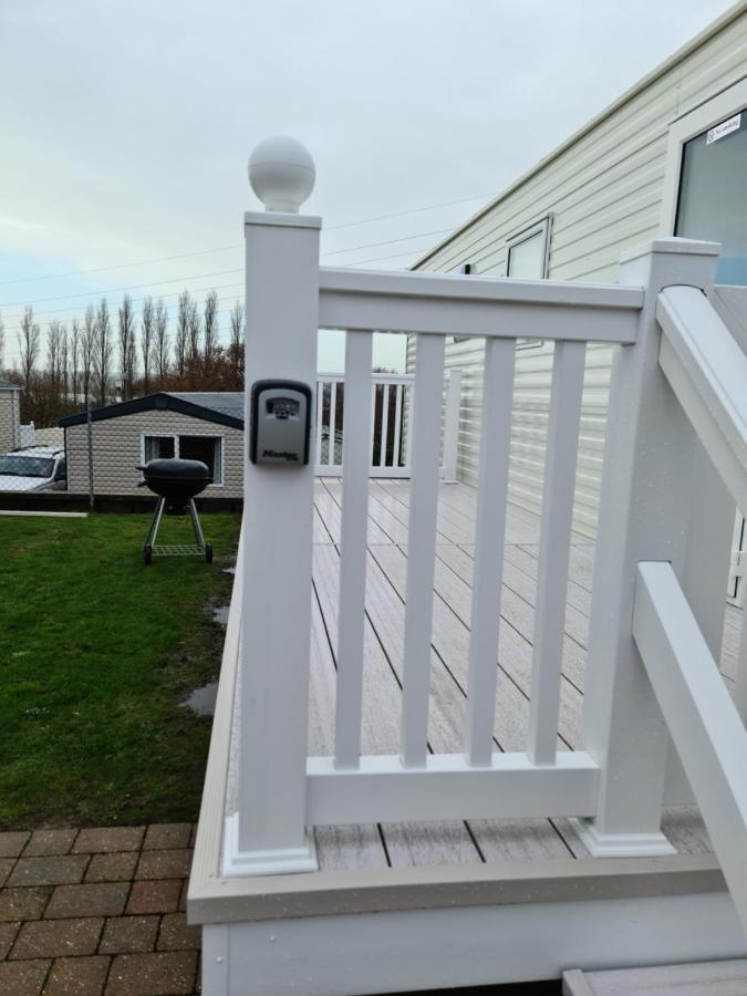Escape City Caravan Lytchett Minster Extérieur photo