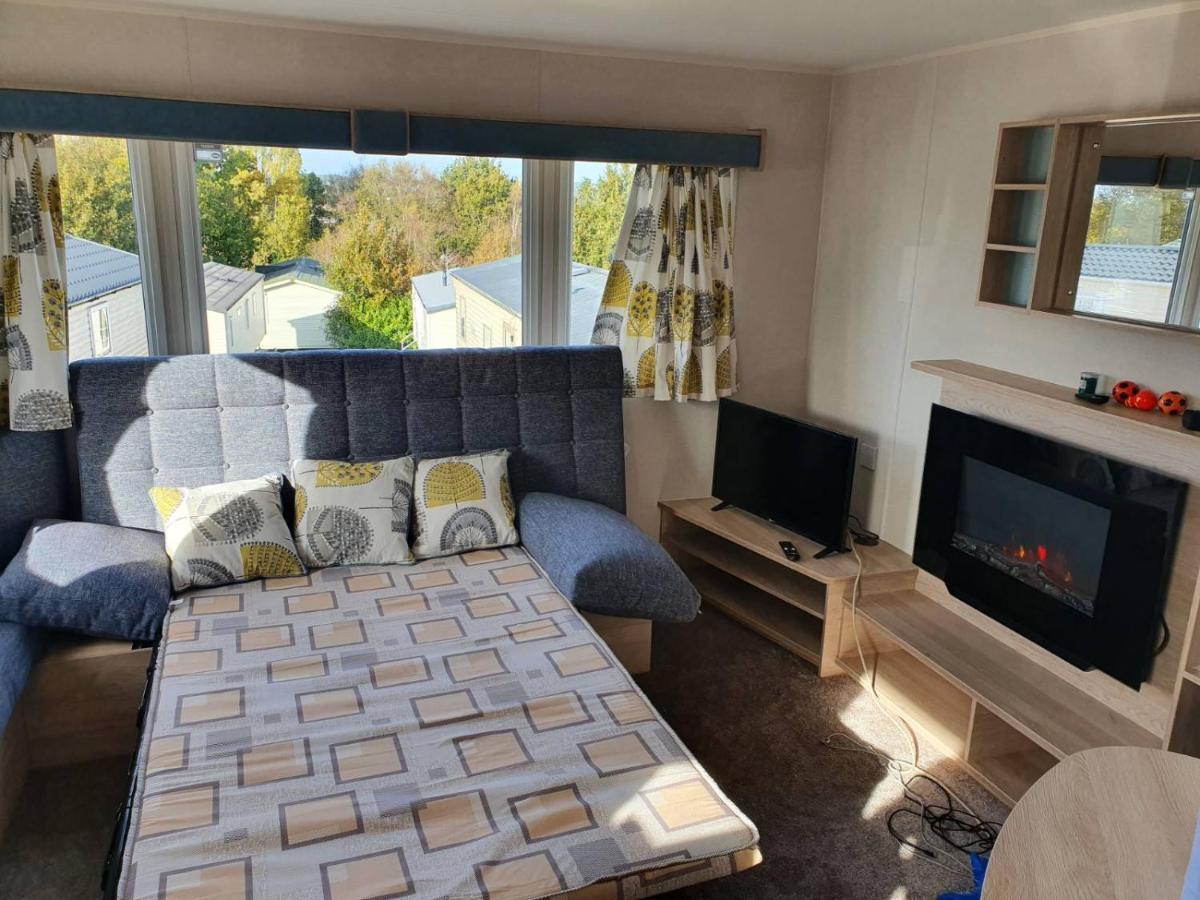 Escape City Caravan Lytchett Minster Extérieur photo