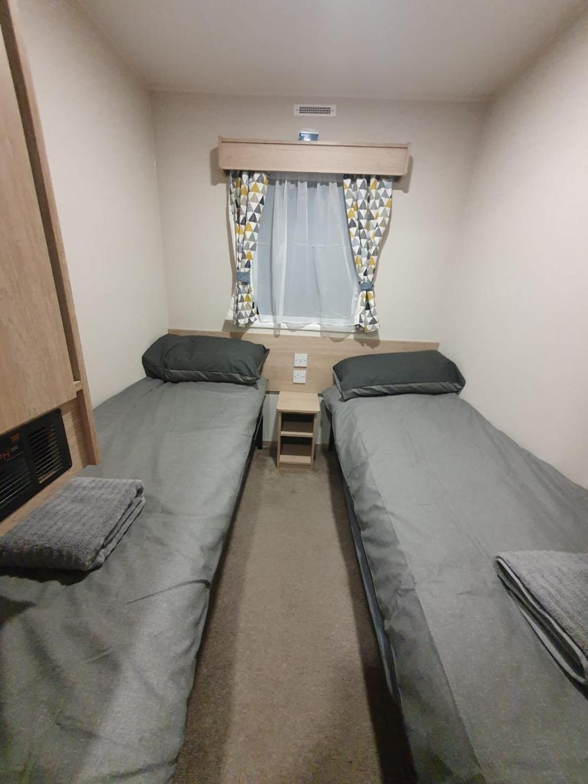 Escape City Caravan Lytchett Minster Extérieur photo