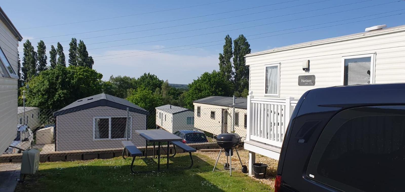 Escape City Caravan Lytchett Minster Extérieur photo