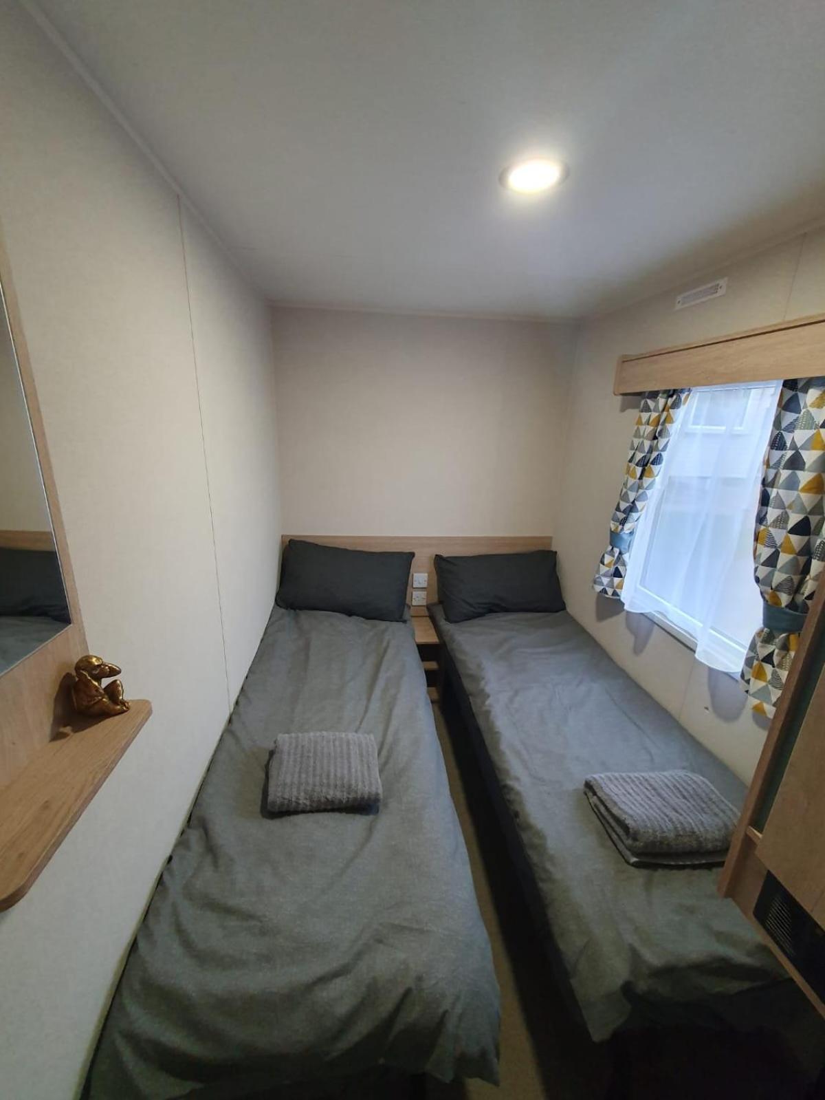 Escape City Caravan Lytchett Minster Extérieur photo