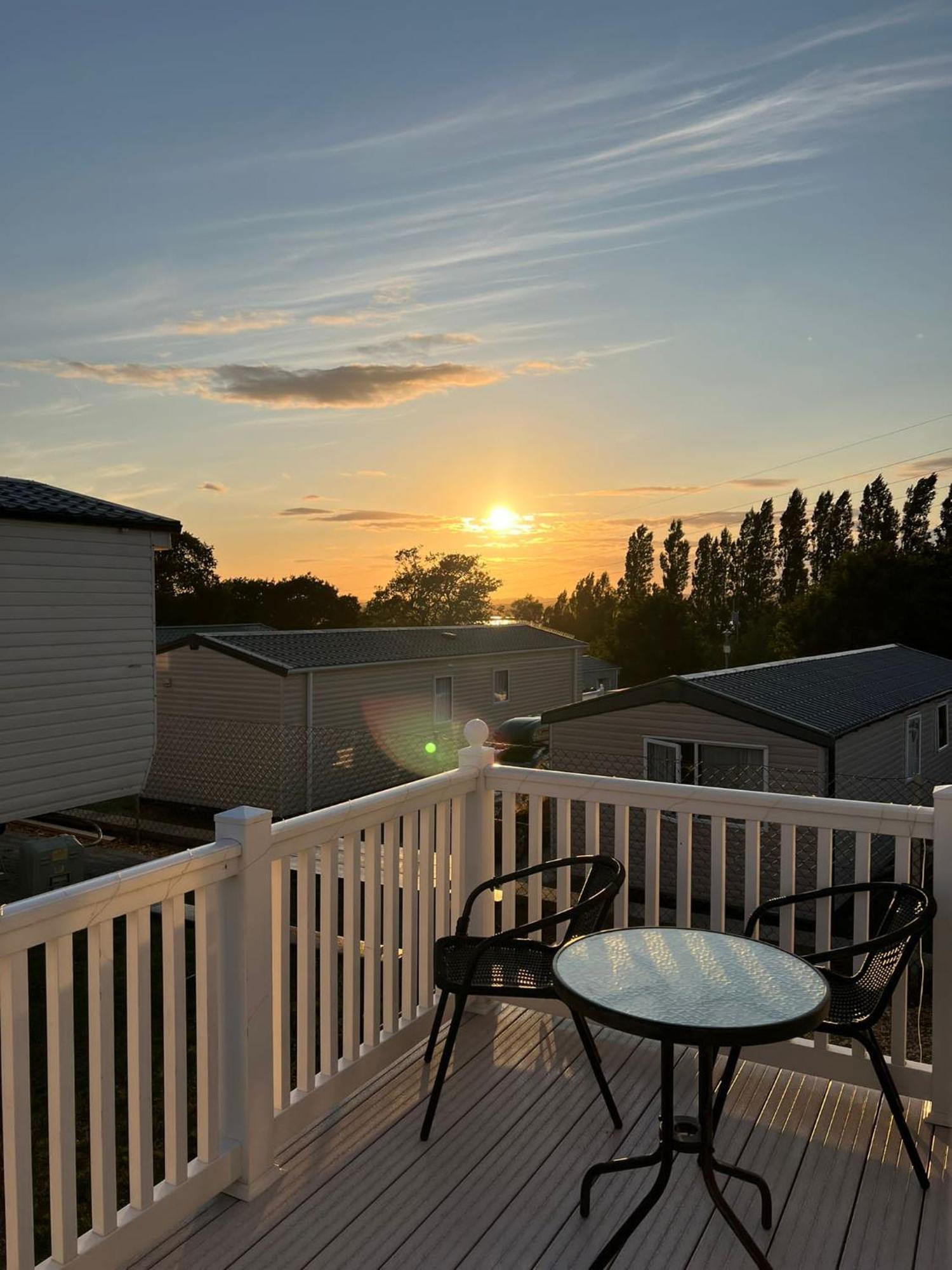 Escape City Caravan Lytchett Minster Extérieur photo